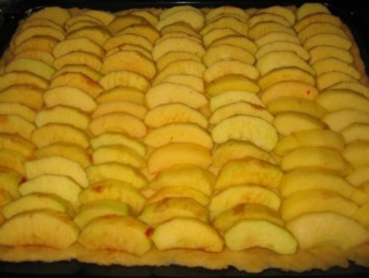 Backwaren: Apfel - Mandelstreuselkuchen - Rezept - Bild Nr. 5