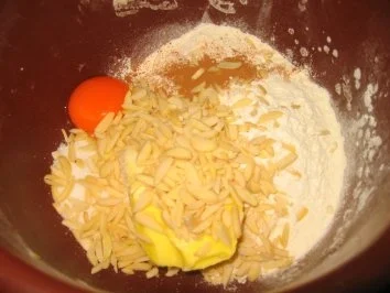 Rezept: Backwaren: Apfel - Mandelstreuselkuchen Bild Nr. 9 Backwaren: Apfel - Mandelstreuselkuchen - Rezept - Bild Nr. 9