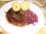 Rezept: Klassischer Sauerbraten mit Rotkohl Klassischer Sauerbraten mit Rotkohl - Rezept