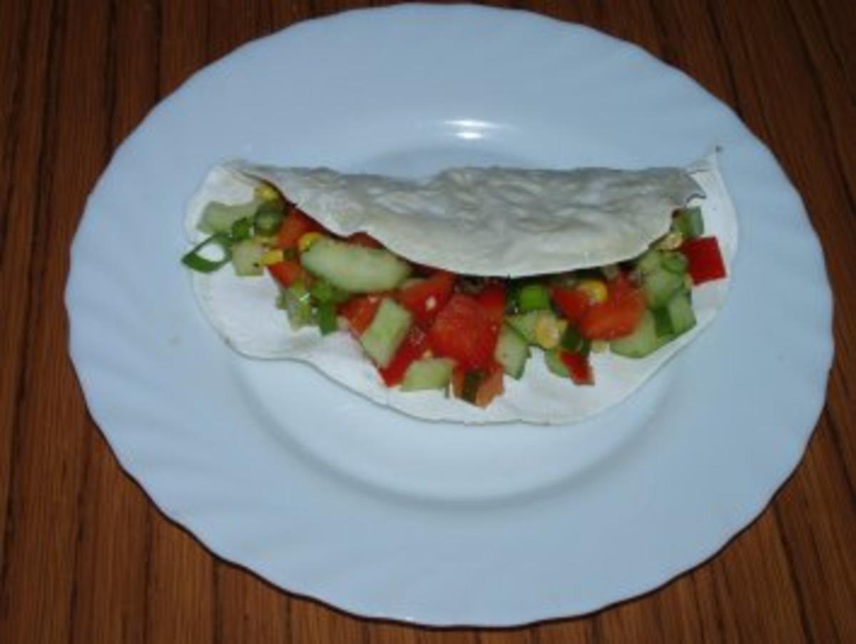 Tortilla gefüllt mit Gemüserohkost - Rezept