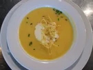 Kartoffelsuppe mit Strohkartoffel und Sahnemeerrettich - Rezept
