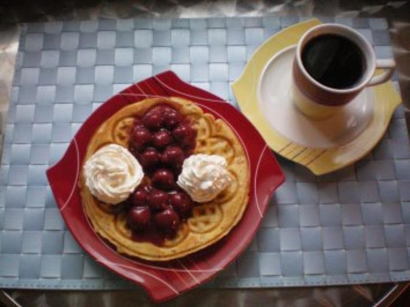 feine Waffeln mit Mandeln - Rezept mit Bild - kochbar.de