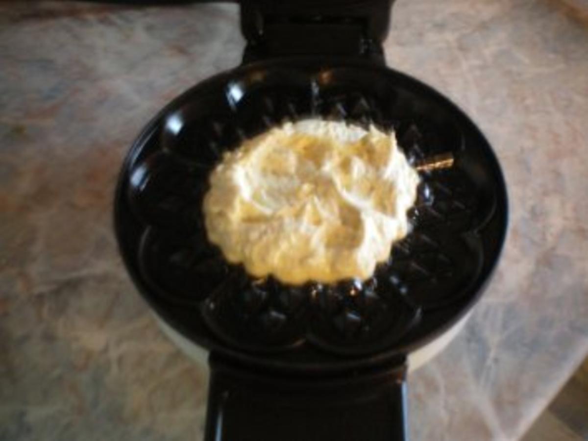 feine Waffeln mit Mandeln feine Waffeln mit Mandeln