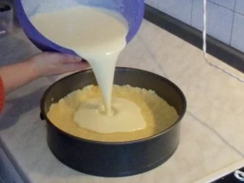 Käsetorte mit Baiserhaube - Rezept - Bild Nr. 4