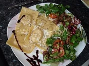 Ravioli mit Frischkäse-Pesto-Füllung - Rezept