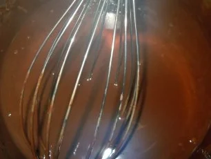 Panna Cotta mit Créme de Cassis und Schokoladensauce - Rezept - Bild Nr. 3