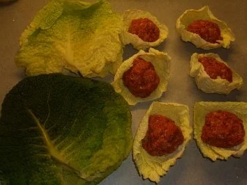 Rezept: Fleischgerichte: Wirsingkohlrouladen Bild Nr. 4 Fleischgerichte: Wirsingkohlrouladen - Rezept - Bild Nr. 4