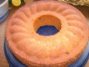 Rezept: Marzipan-Rosinen-Kuchen mit Haselnüssen. Bild Nr. 3 Marzipan-Rosinen-Kuchen mit Haselnüssen. - Rezept - Bild Nr. 3