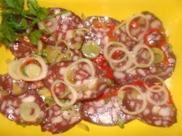 Rezept: Salat : -Schwarzer Wurstsalat- Salat : -Schwarzer Wurstsalat- - Rezept