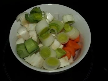 Rezept: Hühnerbrühe vom glücklichen Huhn Bild Nr. 5 Hühnerbrühe vom glücklichen Huhn - Rezept - Bild Nr. 5