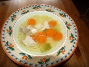 Rezept: Hühnerbrühe vom glücklichen Huhn Bild Nr. 9 Hühnerbrühe vom glücklichen Huhn - Rezept - Bild Nr. 9