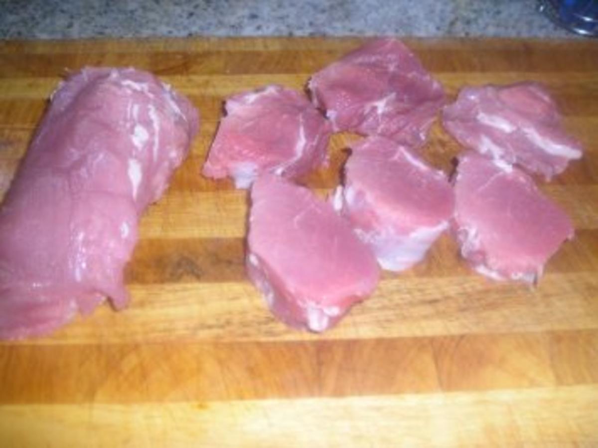 Schweinefilet in Kräuterrahm überbacken - Rezept - Bild Nr. 2