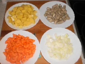 Rezept: Würstchen-Kartoffelgulasch Bild Nr. 3 Würstchen-Kartoffelgulasch - Rezept - Bild Nr. 3