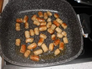 Rezept: Würstchen-Kartoffelgulasch Bild Nr. 4 Würstchen-Kartoffelgulasch - Rezept - Bild Nr. 4