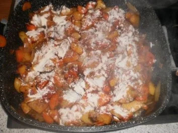 Rezept: Würstchen-Kartoffelgulasch Bild Nr. 9 Würstchen-Kartoffelgulasch - Rezept - Bild Nr. 9