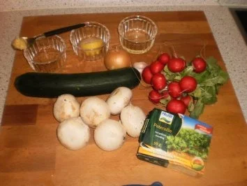 Zucchinisalat mit Pilzen - Rezept - Bild Nr. 2