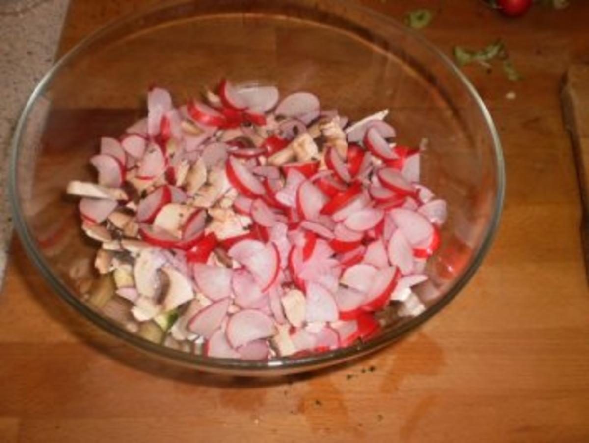 Zucchinisalat mit Pilzen - Rezept - Bild Nr. 7