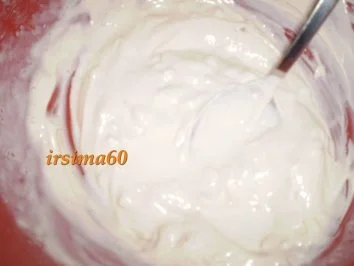 Rezept: Feldsalat mit Schmanddressing und gehackten Walnüssen Bild Nr. 4 Feldsalat mit Schmanddressing und gehackten Walnüssen - Rezept - Bild Nr. 4