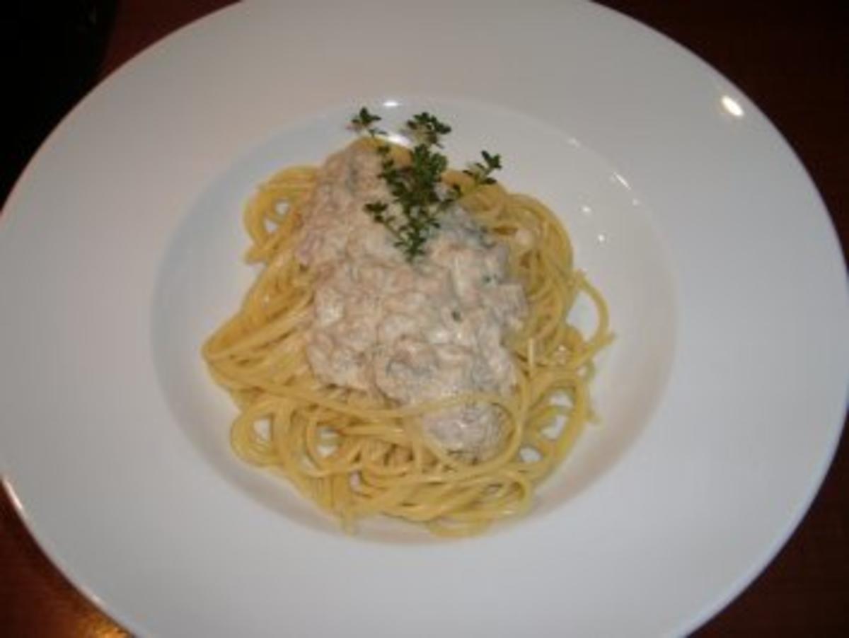Spaghetti mit Thunfisch-Feta-Sauce - Rezept
