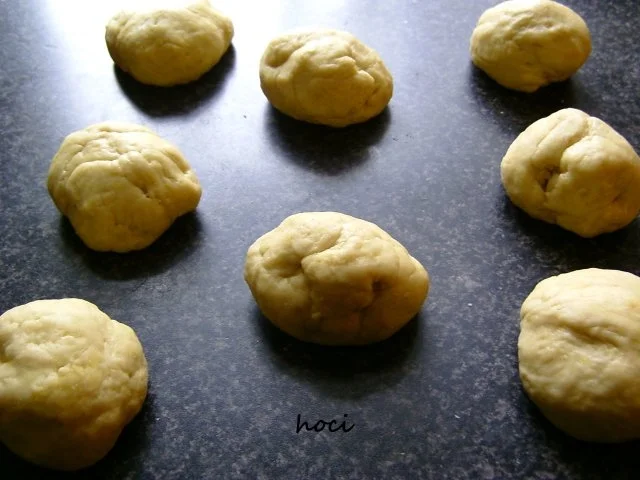 Rezept: Buchteln (Dampfnudeln) gefüllt mit Bratapfelmarmelade Bild Nr. 6 Buchteln (Dampfnudeln) gefüllt mit Bratapfelmarmelade - Rezept - Bild Nr. 6