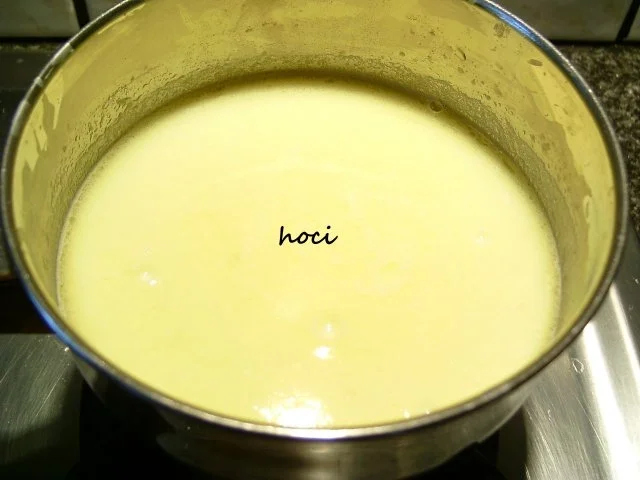 Rezept: Buchteln (Dampfnudeln) gefüllt mit Bratapfelmarmelade Bild Nr. 11 Buchteln (Dampfnudeln) gefüllt mit Bratapfelmarmelade - Rezept - Bild Nr. 11