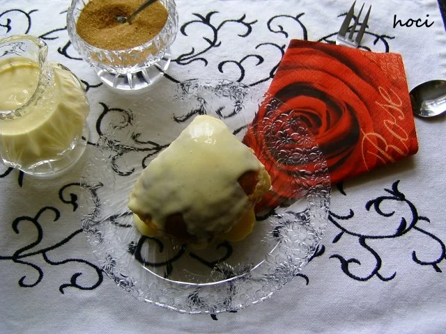 Rezept: Buchteln (Dampfnudeln) gefüllt mit Bratapfelmarmelade Buchteln (Dampfnudeln) gefüllt mit Bratapfelmarmelade - Rezept