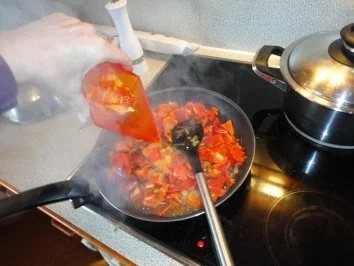 Rezept: Putenfilet mit Riso Rosso an Paprikasößchen Bild Nr. 5 Putenfilet mit Riso Rosso an Paprikasößchen - Rezept - Bild Nr. 5