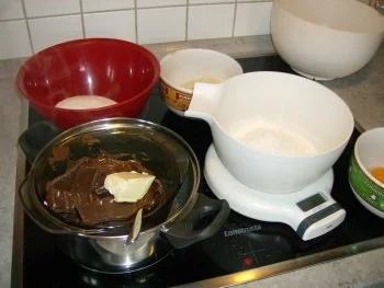 Rezept: Schokoladige Sachertorte Bild Nr. 3 Schokoladige Sachertorte - Rezept - Bild Nr. 3