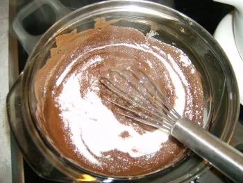 Rezept: Schokoladige Sachertorte Bild Nr. 5 Schokoladige Sachertorte - Rezept - Bild Nr. 5