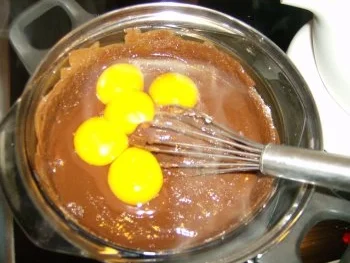 Rezept: Schokoladige Sachertorte Bild Nr. 6 Schokoladige Sachertorte - Rezept - Bild Nr. 6