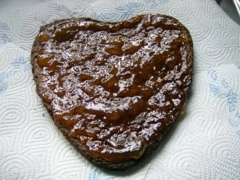 Rezept: Schokoladige Sachertorte Bild Nr. 8 Schokoladige Sachertorte - Rezept - Bild Nr. 8