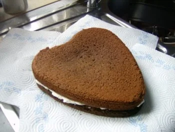 Rezept: Schokoladige Sachertorte Bild Nr. 9 Schokoladige Sachertorte - Rezept - Bild Nr. 9