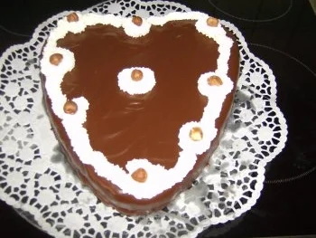 Rezept: Schokoladige Sachertorte Schokoladige Sachertorte - Rezept