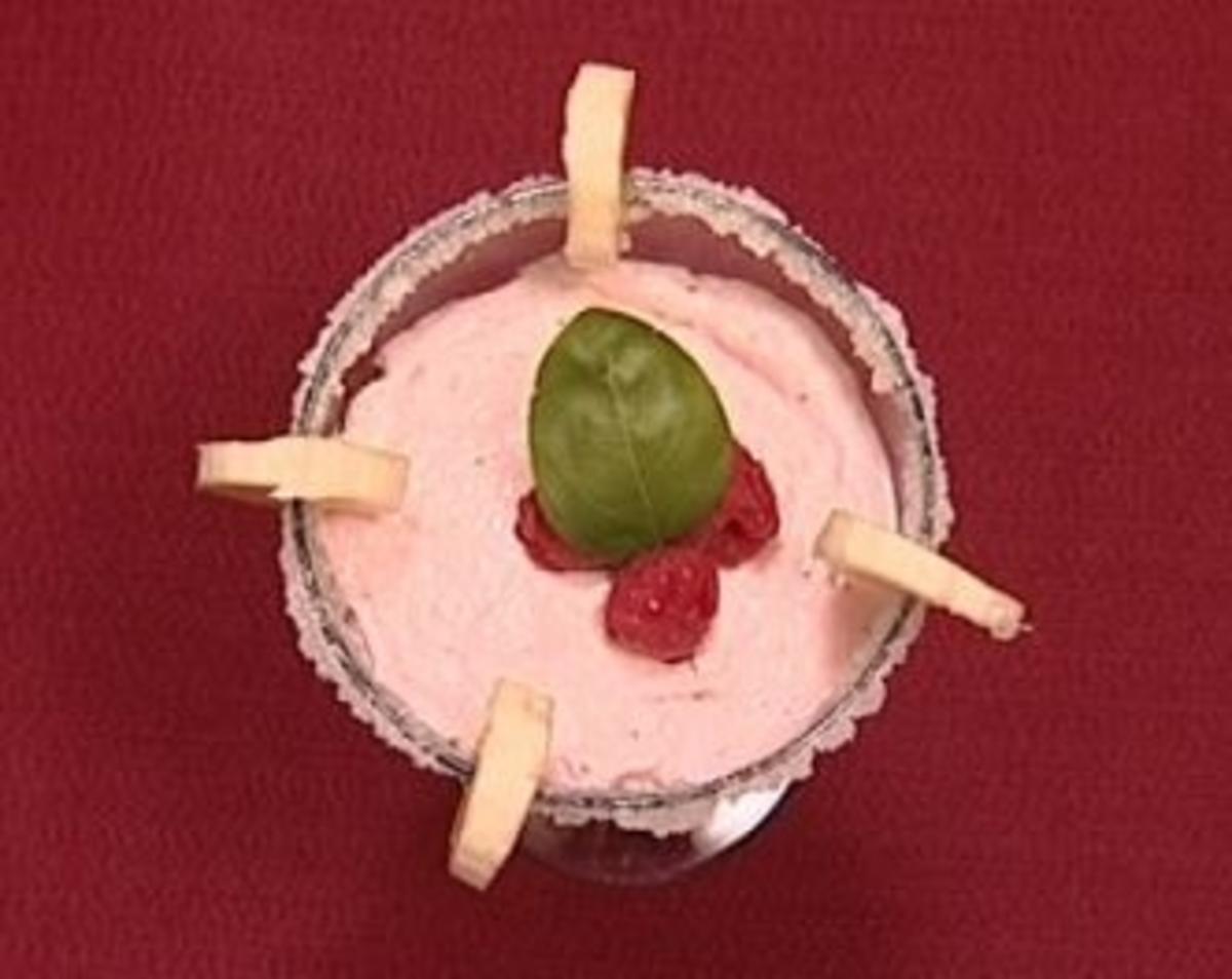 Erdbeer-Mousse (Cosima Viola) - Rezept