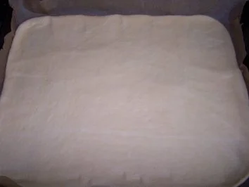 Rezept: Hefekuchen mit Apfelmus Bild Nr. 3 Hefekuchen mit Apfelmus - Rezept - Bild Nr. 3