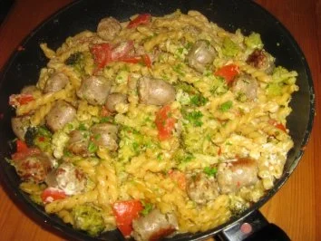 Bratwurst-Nudelpfanne mit buntem Gemüse - Rezept - Bild Nr. 7