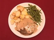 Steak mit gerösteten Kartoffeln und grünen Bohnen an Pfeffersoße (Benjamin Boyce) - Rezept