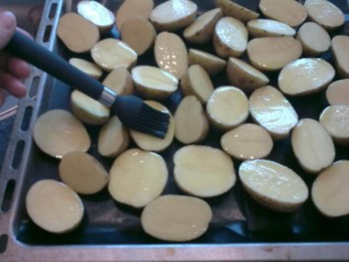Rosmarinkartoffeln mit Parmesan-Quark-Dip - Rezept - Bild Nr. 3