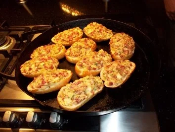 Rezept: Pizzabrötchen Bild Nr. 2 Pizzabrötchen - Rezept - Bild Nr. 2