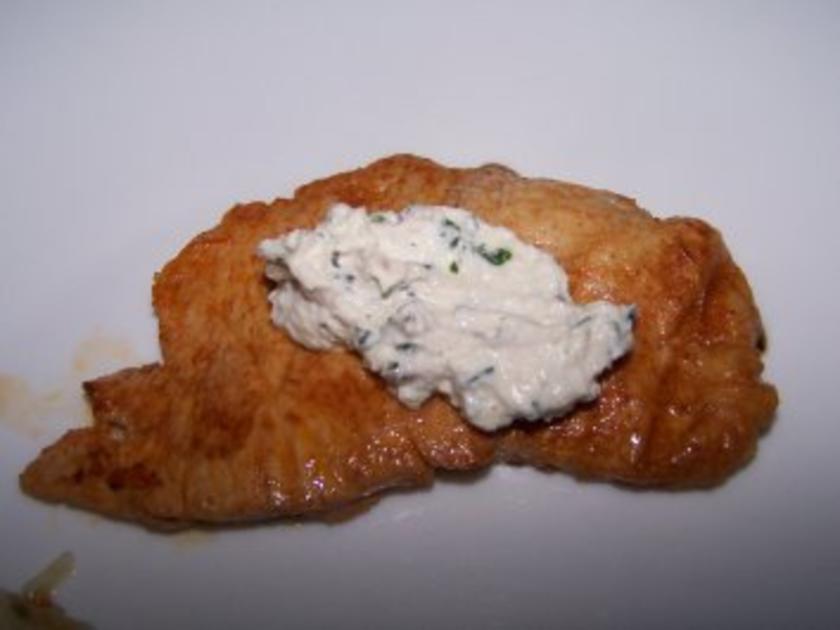 Gegrillte Putenschnitzel mit Kräuterkäse