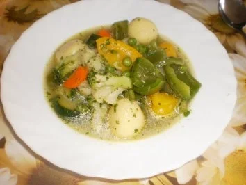 Gemüse-Eintopf mit Knödeln - Rezept