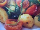 Kartoffelgnocchi mit Kirschtomaten und Rucola - Rezept