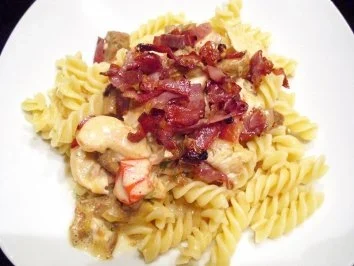 Rezept: Pasta: Fusilli mit Hähnchen-Pfifferling-Creme Pasta: Fusilli mit Hähnchen-Pfifferling-Creme - Rezept