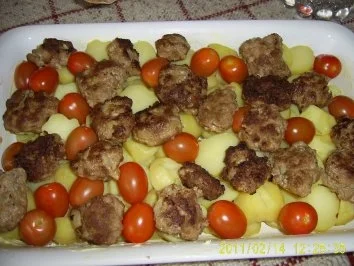 Rezept: Hackbällchen-Auflauf Bild Nr. 9 Hackbällchen-Auflauf - Rezept - Bild Nr. 9