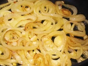 Rezept: Kalbsleber "Berliner Art" Bild Nr. 4 Kalbsleber "Berliner Art" - Rezept - Bild Nr. 4