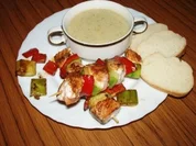 Lachs Spieß mit Gurken - Sahne Suppe - Rezept