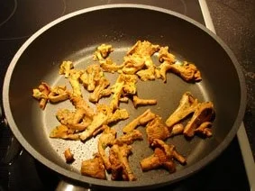 Rezept: Pfifferlingschnitzel mt Kräuter-Butter-Reis Bild Nr. 2 Pfifferlingschnitzel mt Kräuter-Butter-Reis - Rezept - Bild Nr. 2