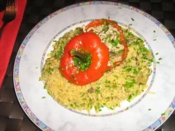 Rezept: Paprika gefüllt mit Puten -Champignonmischung auf Basmatireis Bild Nr. 8 Paprika gefüllt mit Puten -Champignonmischung auf Basmatireis - Rezept - Bild Nr. 8