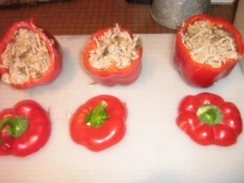 Rezept: Paprika gefüllt mit Puten -Champignonmischung auf Basmatireis Bild Nr. 5 Paprika gefüllt mit Puten -Champignonmischung auf Basmatireis - Rezept - Bild Nr. 5