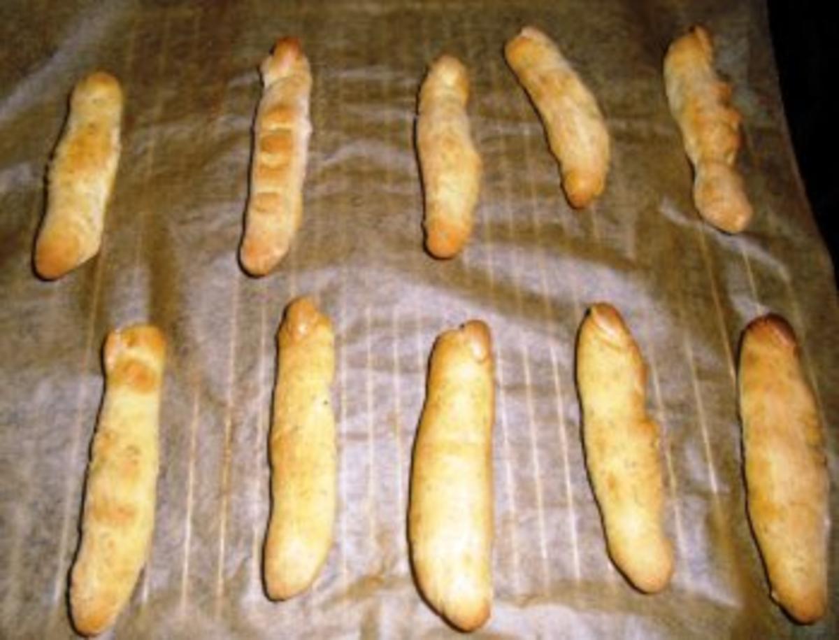 Fingerfood zum Gruseln - Knuspergebäck mit Mandel, herzhaft - Rezept - Bild Nr. 3